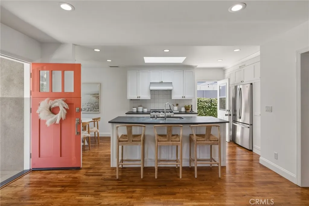 the cutest dutch door entry