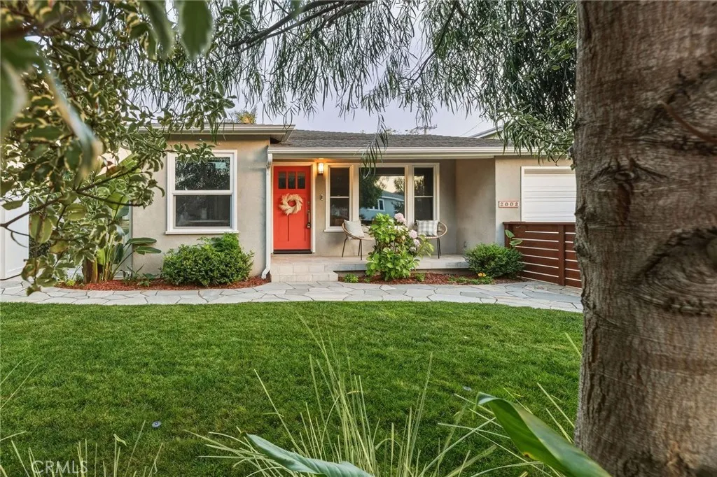 Private front fenced yard