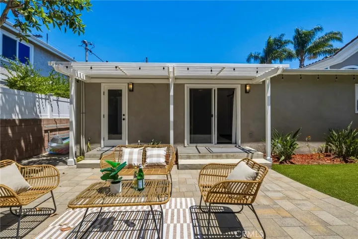 plenty of space for outdoor lounging