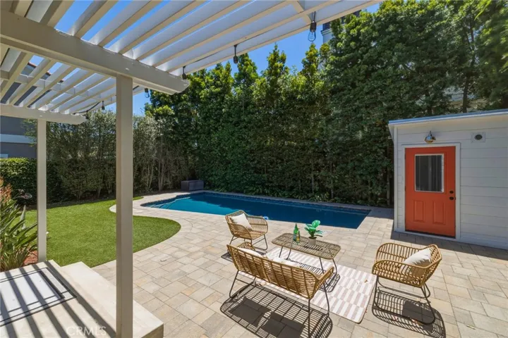 primary bath opens to pool/backyard