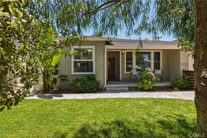 private front yard