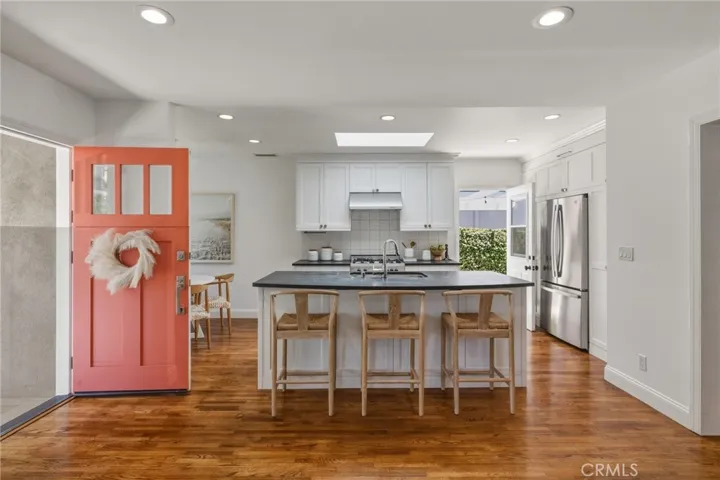 the cutest dutch door entry