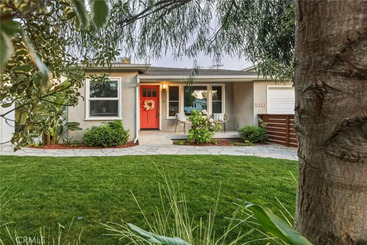 Private front fenced yard
