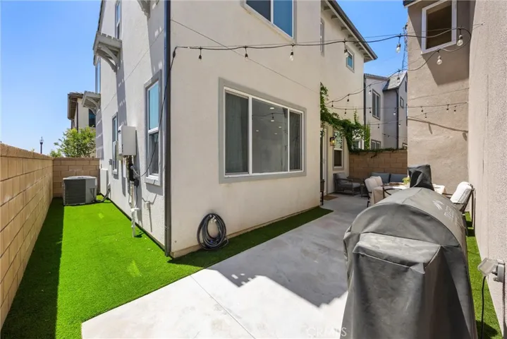 16064 Jamie 7, Fontana, California 92336