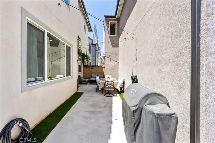 16064 Jamie 7, Fontana, California 92336
