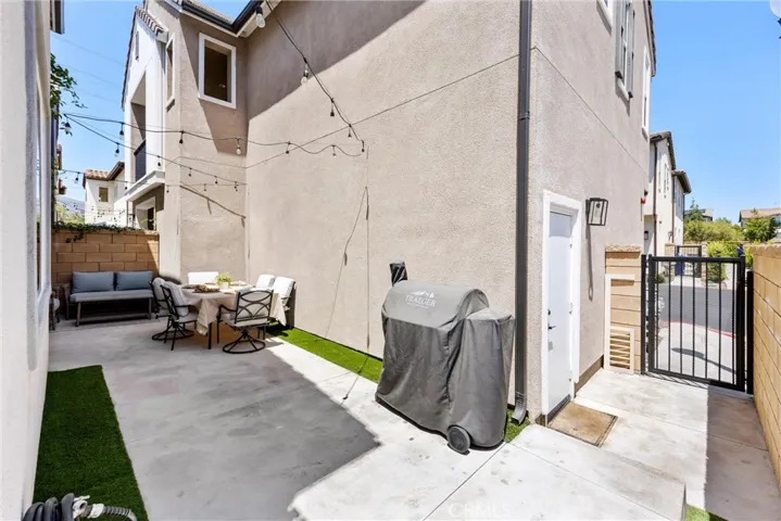 16064 Jamie 7, Fontana, California 92336