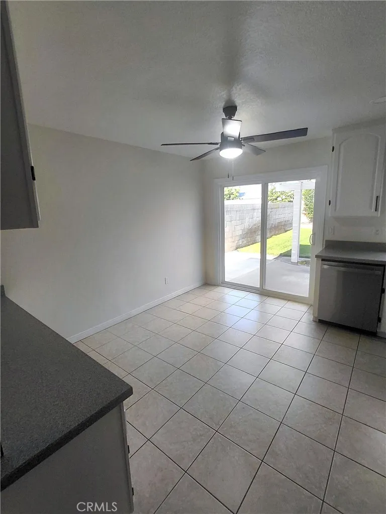 Into kitchen dining area from living room