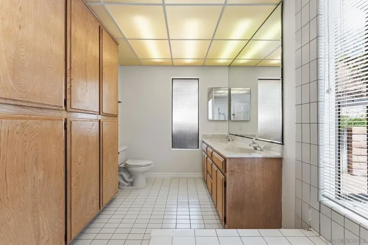 1330 Ridgeview Way, Bonita, California 91902