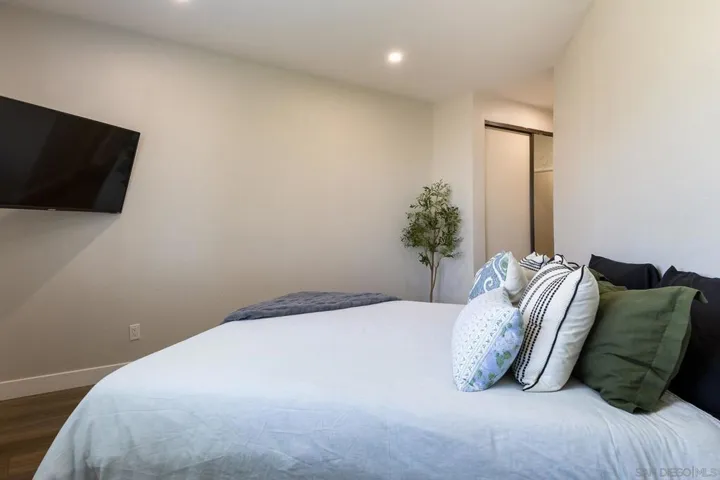 7336 Mission Dam Ter Unit 199, Santee, California 92071