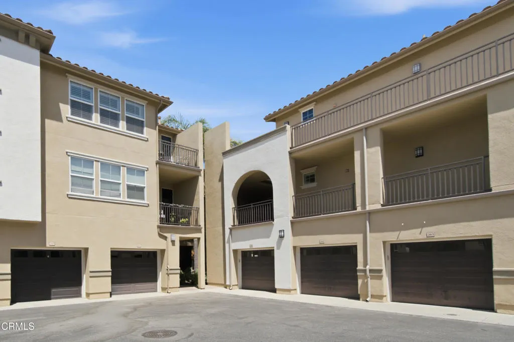 28_building exterior