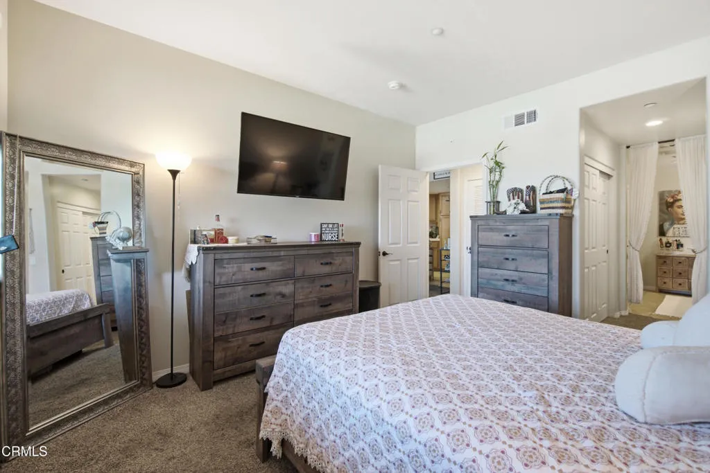 20_bedroom