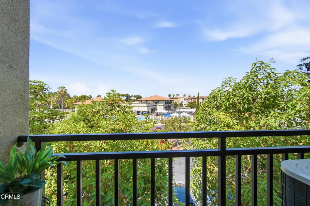25_balcony
