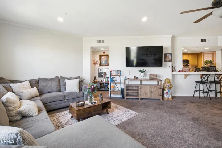 12_living room