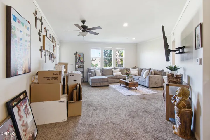 9_living room