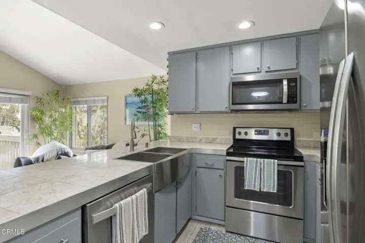 20-web-or-mls-3027Harbor-61