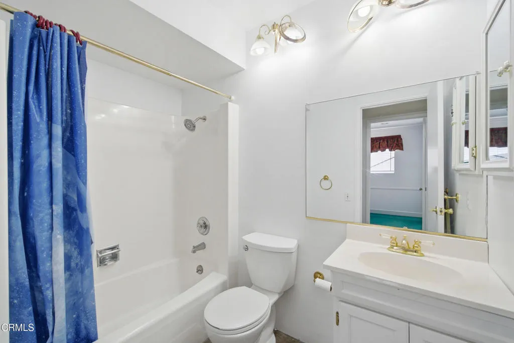 21_bathroom