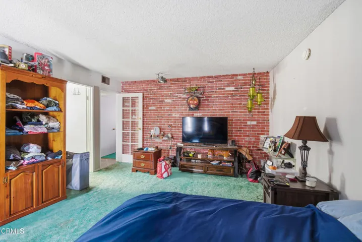 26_bedroom