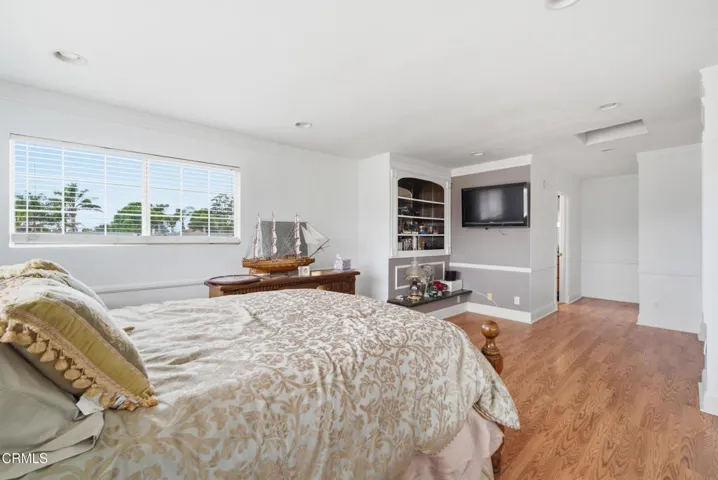 31_bedroom