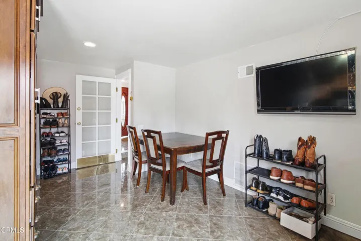 15_dining area