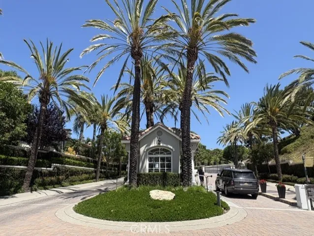 Guard-gated community