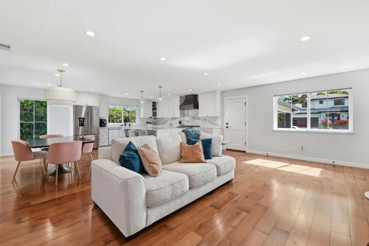 2133 Santa Cruz Avenue, Santa Clara, California 95051