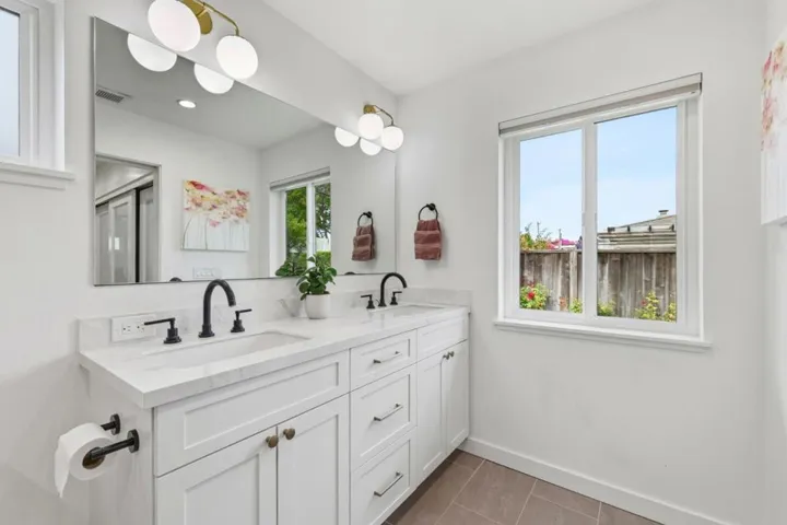 2133 Santa Cruz Avenue, Santa Clara, California 95051