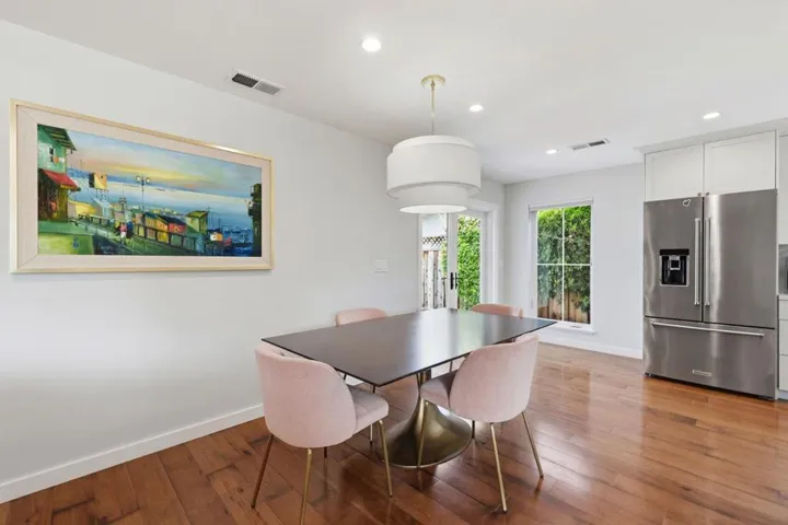 2133 Santa Cruz Avenue, Santa Clara, California 95051
