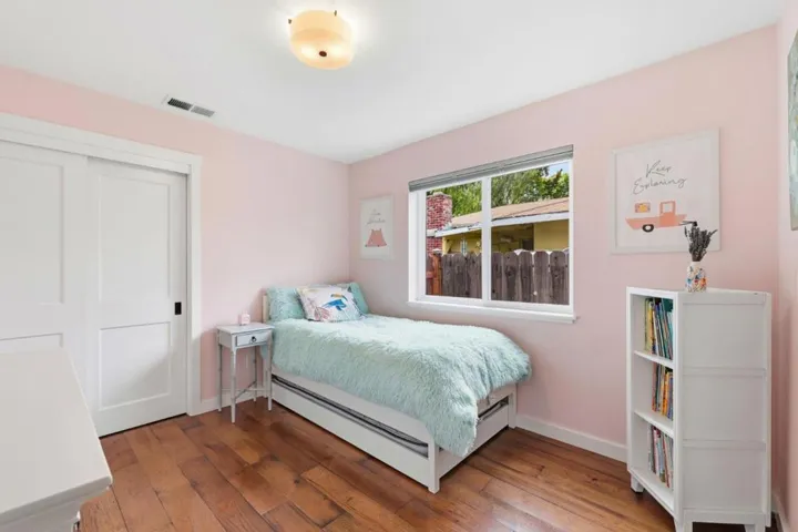 2133 Santa Cruz Avenue, Santa Clara, California 95051