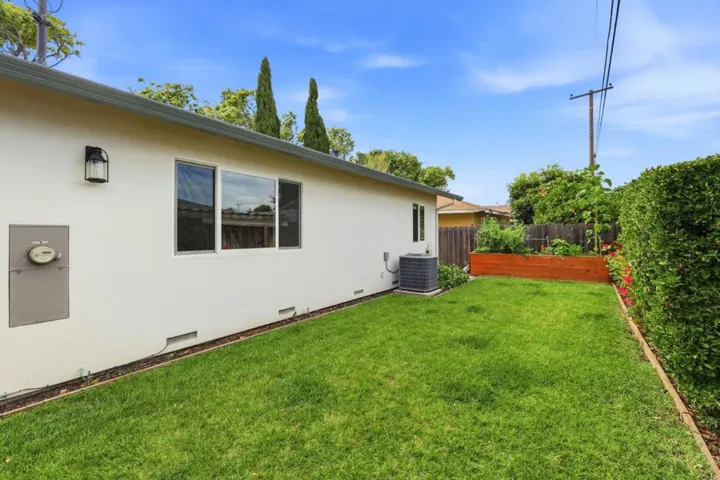 2133 Santa Cruz Avenue, Santa Clara, California 95051