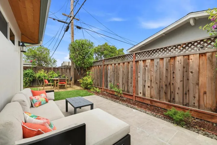 2133 Santa Cruz Avenue, Santa Clara, California 95051