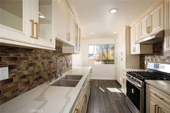 Remodeled Kitchen w/ stainless steel appliances