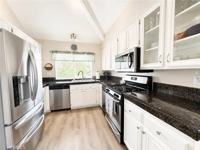 478 Shelburne Lane Unit B, Simi Valley, California 93065