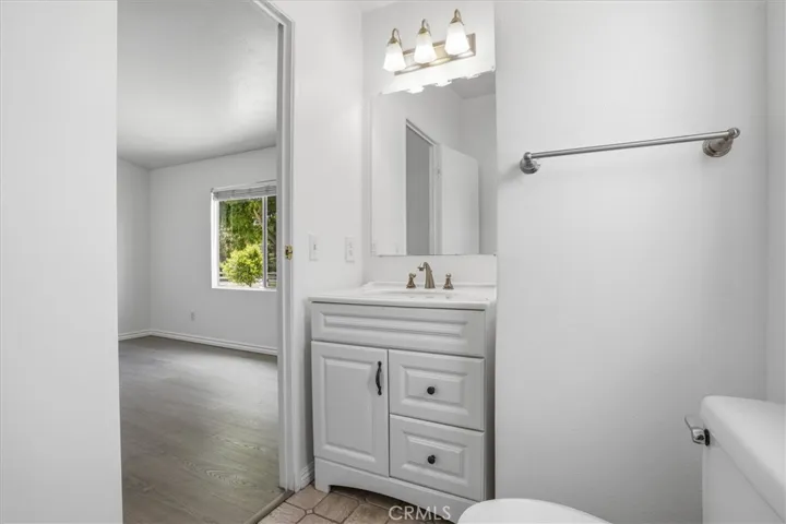880 Calimex Place/ADU: Primary Half Bathroom