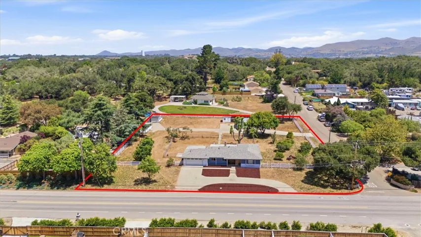 Welcome to 652 Pomeroy Rd & 880 Calimex Place!