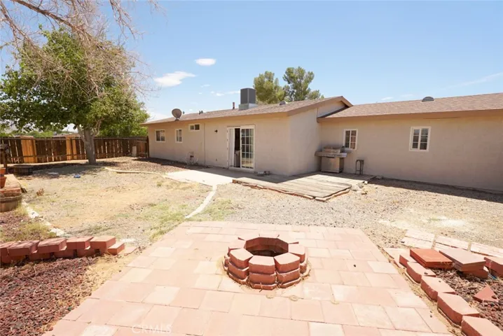 21018 Little Beaver, Apple Valley, California 92308
