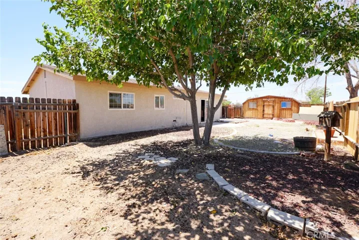 21018 Little Beaver, Apple Valley, California 92308