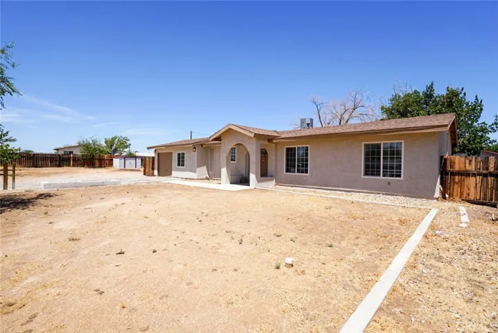 21018 Little Beaver, Apple Valley, California 92308