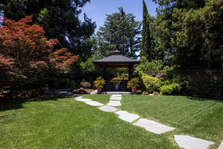 1514 Frontero Avenue, Los Altos, California 94024