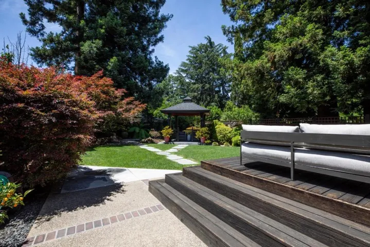 1514 Frontero Avenue, Los Altos, California 94024