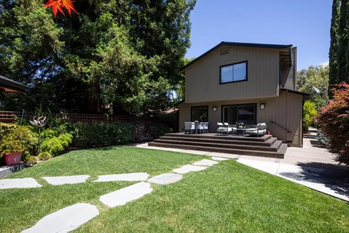 1514 Frontero Avenue, Los Altos, California 94024