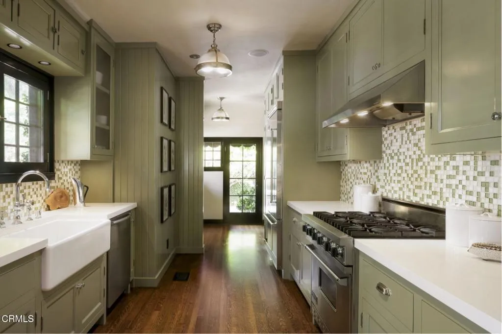 17-web-or-mls-2410 E. Orange Grove Blvd