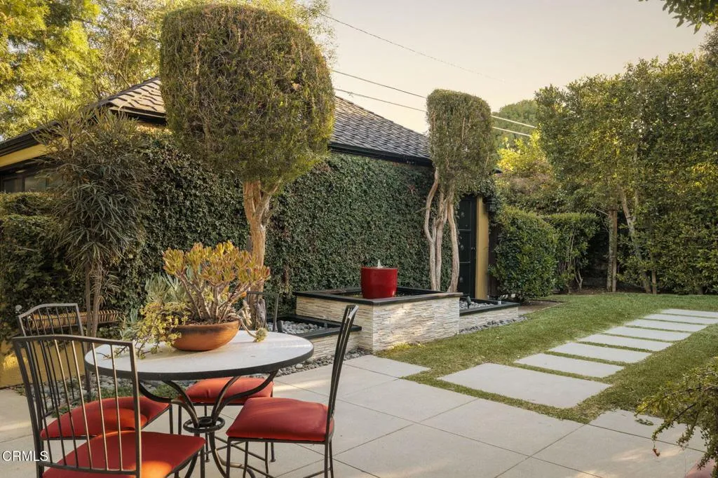 45-web-or-mls-2410 E. Orange Grove Blvd