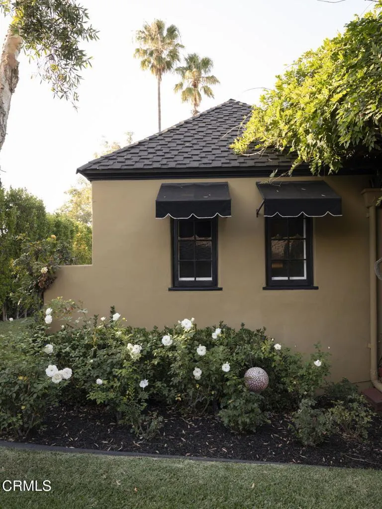 49-web-or-mls-2410 E. Orange Grove Blvd