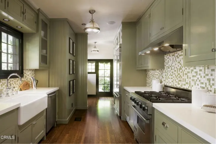 17-web-or-mls-2410 E. Orange Grove Blvd