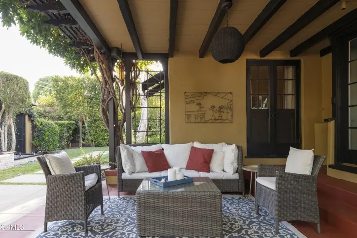 42-web-or-mls-2410 E. Orange Grove Blvd