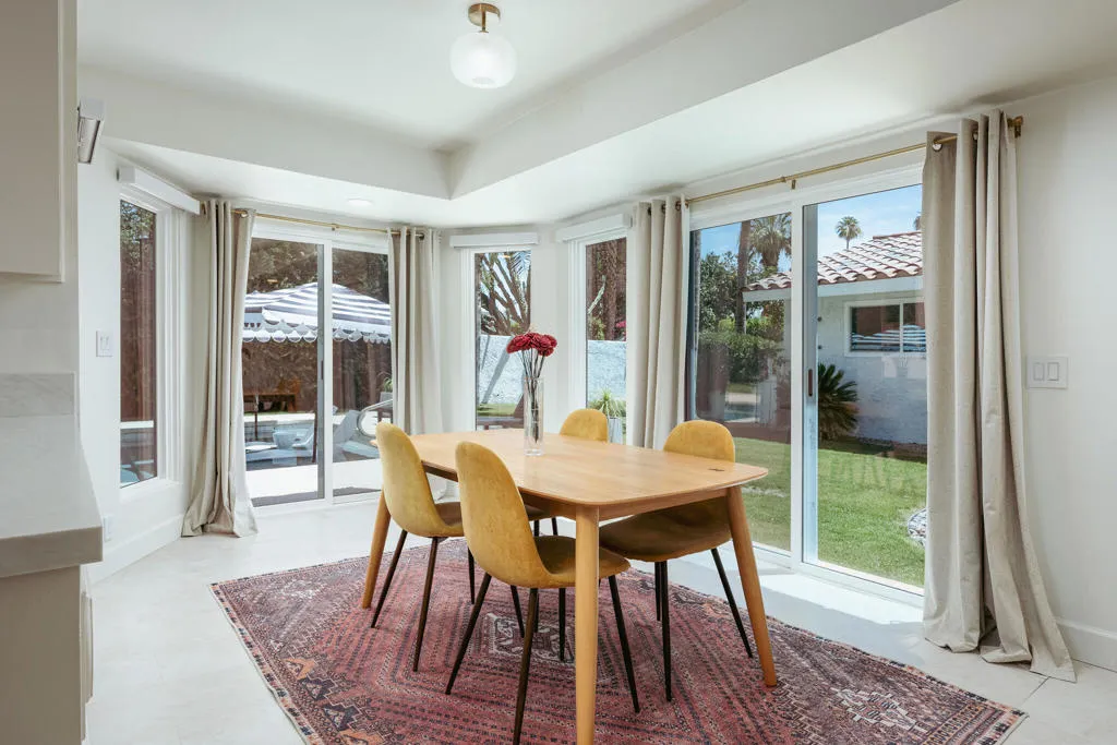Breakfast room