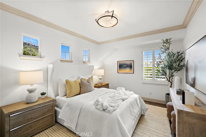 upstairs secondary ensuite bedroom