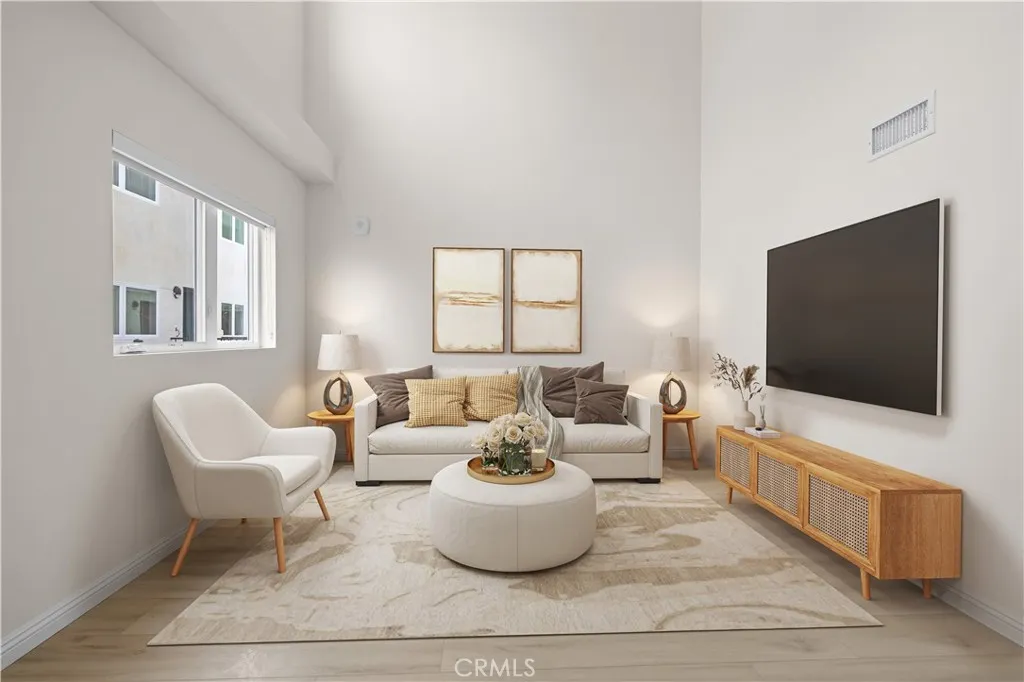 1818 S Norton Avenue 407, Los Angeles, California 90018 — photo 5