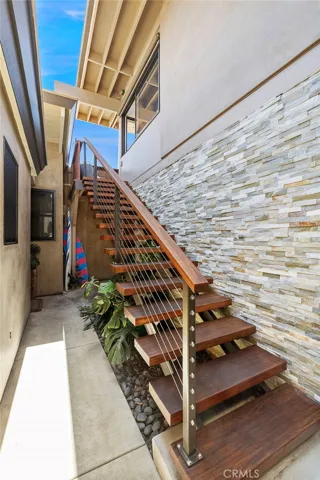 Private Entrance, Above the Garage