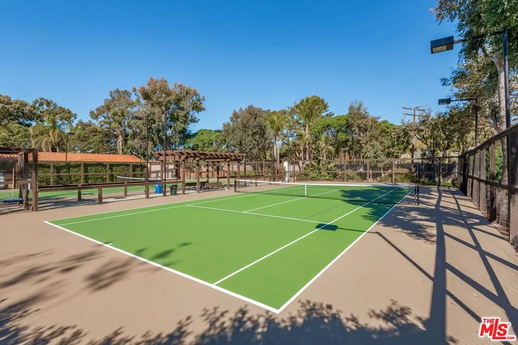 Tennis & Pickle Ball